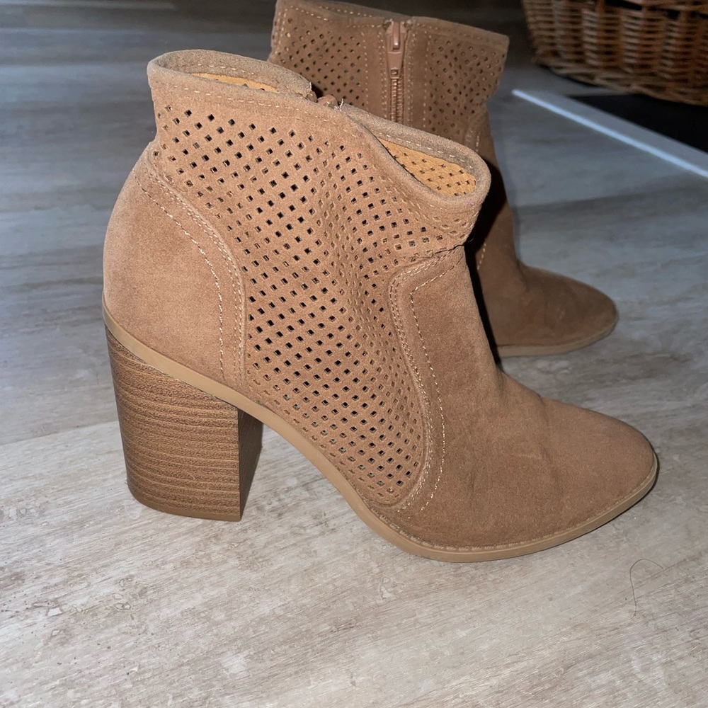 Heeled booties
